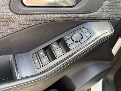Used 2023 Nissan Rogue SV AWD/4WD image 12