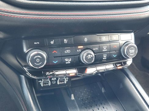 Used 2025 Dodge Durango GT AWD/4WD image 18