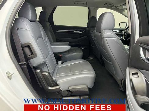Used 2021 Buick Enclave Essence image 20