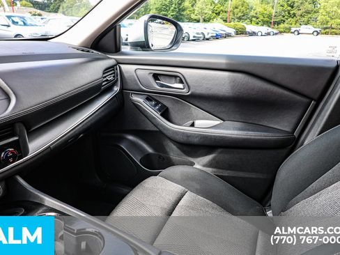 Used 2024 Nissan Rogue SV FWD image 45