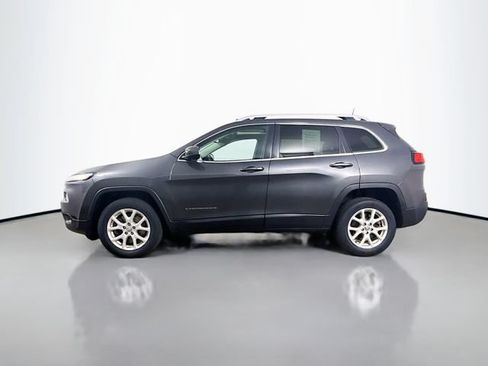 Used 2016 Jeep Cherokee Latitude w/ Comfort/Convenience Group FWD image 4