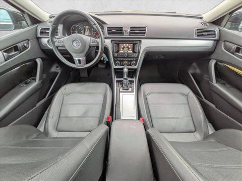 Used 2012 Volkswagen Passat TDI SE image 19