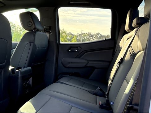 Used 2023 Chevrolet Colorado ZR2 w/ ZR2 Convenience Package III image 17