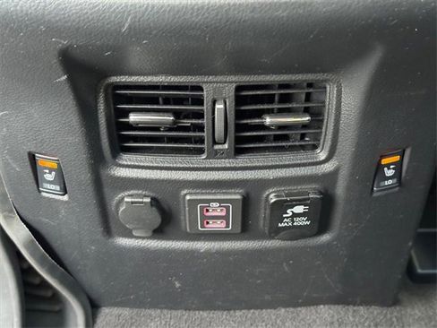 Used 2021 Nissan Titan Platinum Reserve w/ Moonroof Package image 11