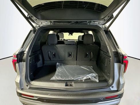 New 2025 Chevrolet Traverse LT image 26