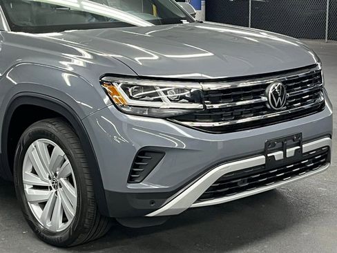 Certified 2022 Volkswagen Atlas Cross Sport SE image 41