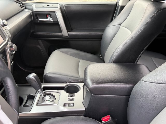 Used 2017 Toyota 4Runner SR5 Premium RWD image 12