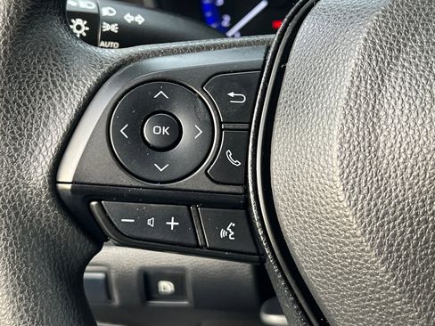 Used 2020 Toyota Corolla LE image 25