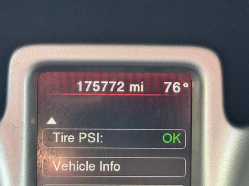 Used 2018 Dodge Journey SE image 18