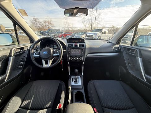 Used 2017 Subaru Forester 2.5i w/ Alloy Wheel Package image 2
