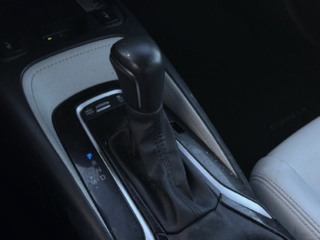 Used 2025 Toyota Corolla XSE FWD image 18