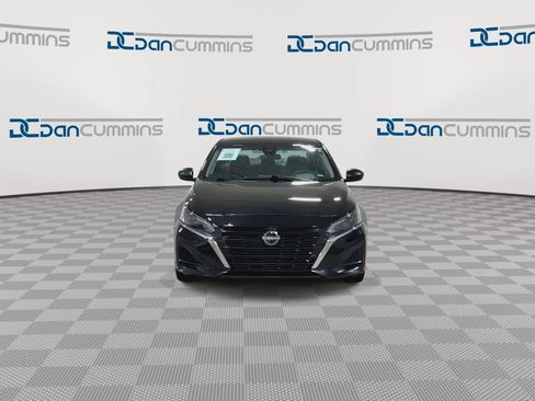Used 2024 Nissan Altima 2.5 SV FWD image 3