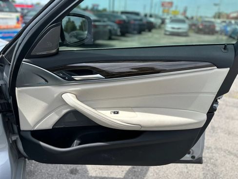 Used 2018 BMW 530e w/ Premium Package 2 RWD image 22