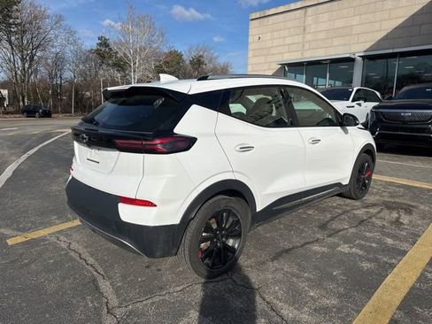 Used 2023 Chevrolet Bolt EUV Premier w/ Sun & Sound Package image 5