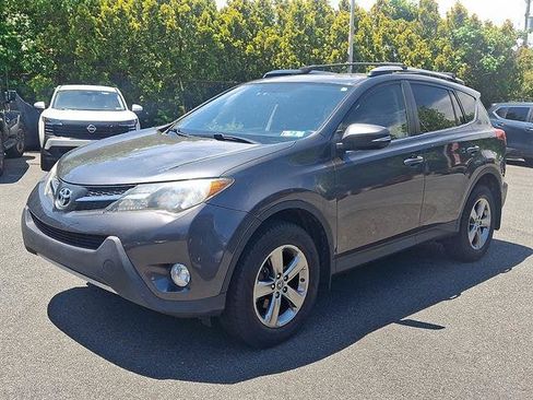 Used 2015 Toyota RAV4 XLE AWD/4WD image 4
