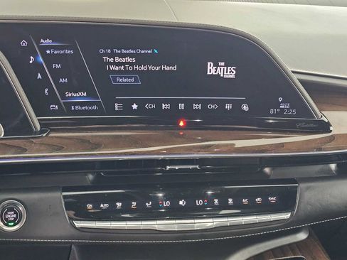 Certified 2023 Cadillac Escalade ESV Sport Platinum image 27