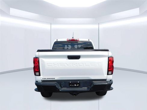 Used 2025 Chevrolet Colorado Trail Boss AWD/4WD image 4