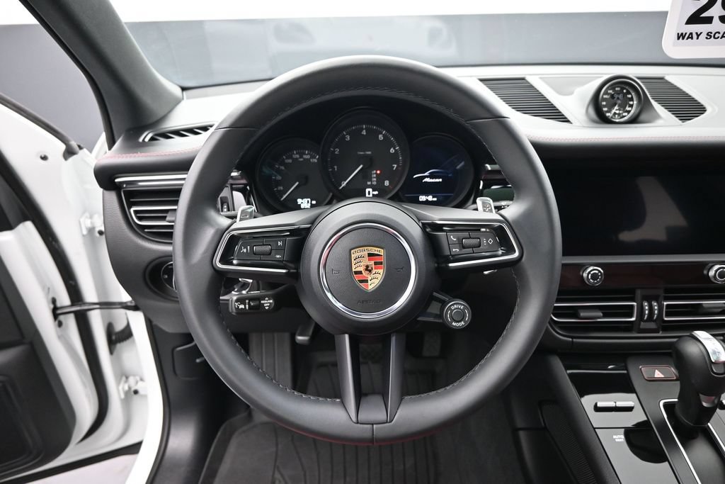Used 2025 Porsche Macan AWD/4WD image 14
