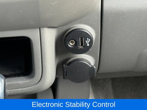Used 2018 Nissan Frontier SV AWD/4WD image 24