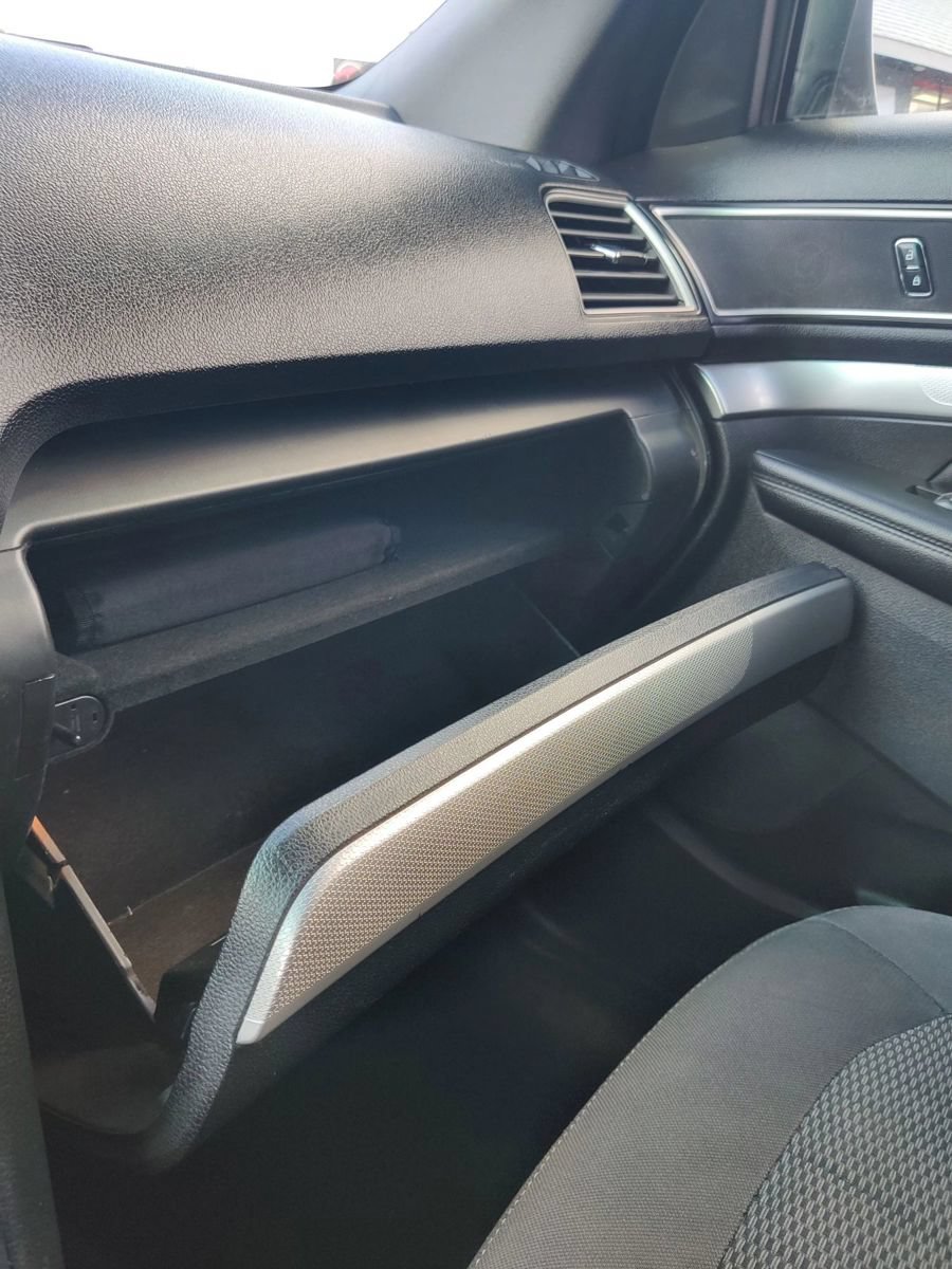Used 2016 Ford Explorer XLT AWD/4WD image 17