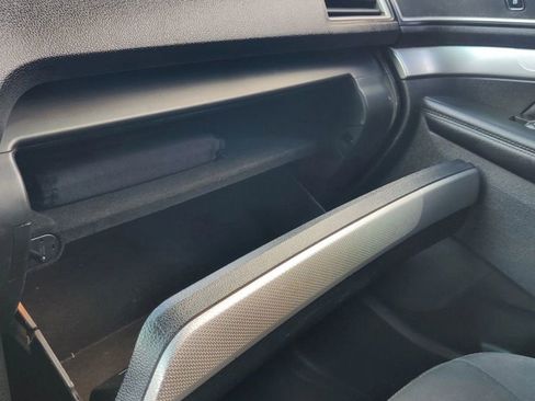 Used 2016 Ford Explorer XLT image 17