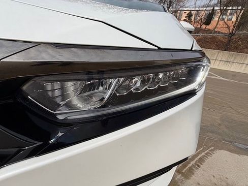 Used 2019 Honda Accord Sport image 11