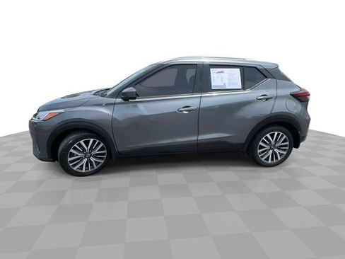 Used 2022 Nissan Kicks SV FWD image 5