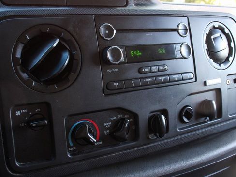 Used 2018 Ford E-350 and Econoline 350 Super Duty w/ Power Windows & Locks Group image 26