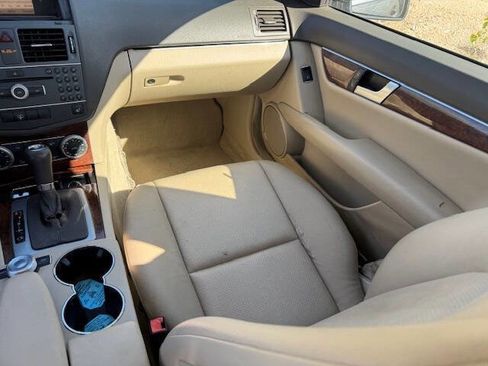 Used 2011 Mercedes-Benz C 300 Luxury image 18