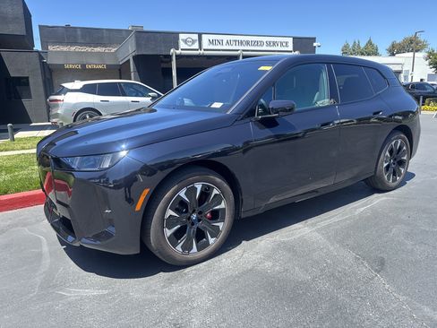 Used 2026 BMW iX xDrive45 w/ M Sport Package AWD/4WD image 5