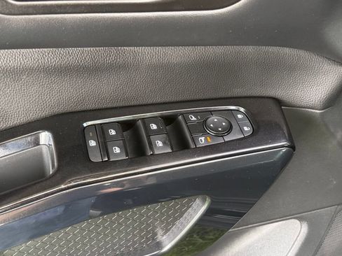Used 2022 Nissan Pathfinder S AWD/4WD image 15