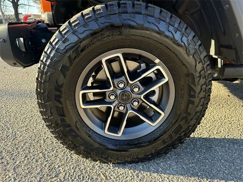 Used 2025 Jeep Gladiator Mojave w/ Steel Bumper Group image 10