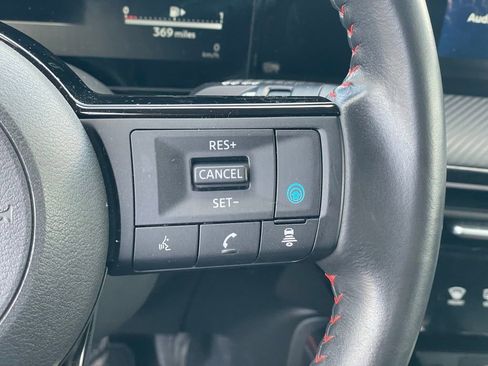 Certified 2025 Nissan Kicks SR image 17