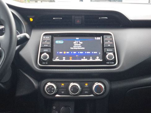 Used 2022 Nissan Kicks S FWD image 16