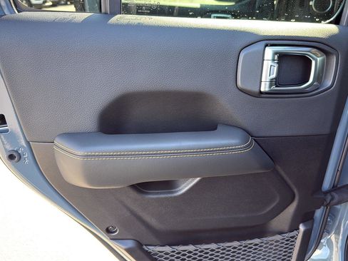 New 2026 Jeep Gladiator Sport image 24