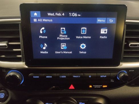 Used 2024 Hyundai Venue SEL image 25