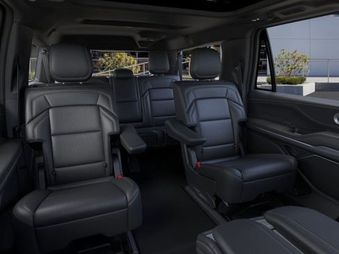 New 2026 Lincoln Navigator L Reserve AWD/4WD image 11