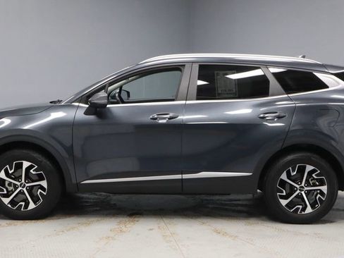 Used 2024 Kia Sportage EX AWD/4WD image 9