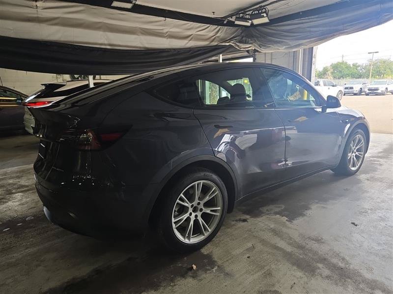 Used 2023 Tesla Model Y Long Range AWD/4WD image 4