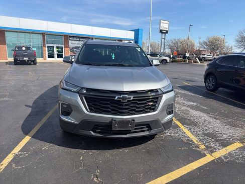 Used 2023 Chevrolet Traverse RS image 7