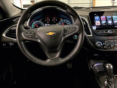 Used 2017 Chevrolet Malibu Hybrid w/ Leather Package image 6