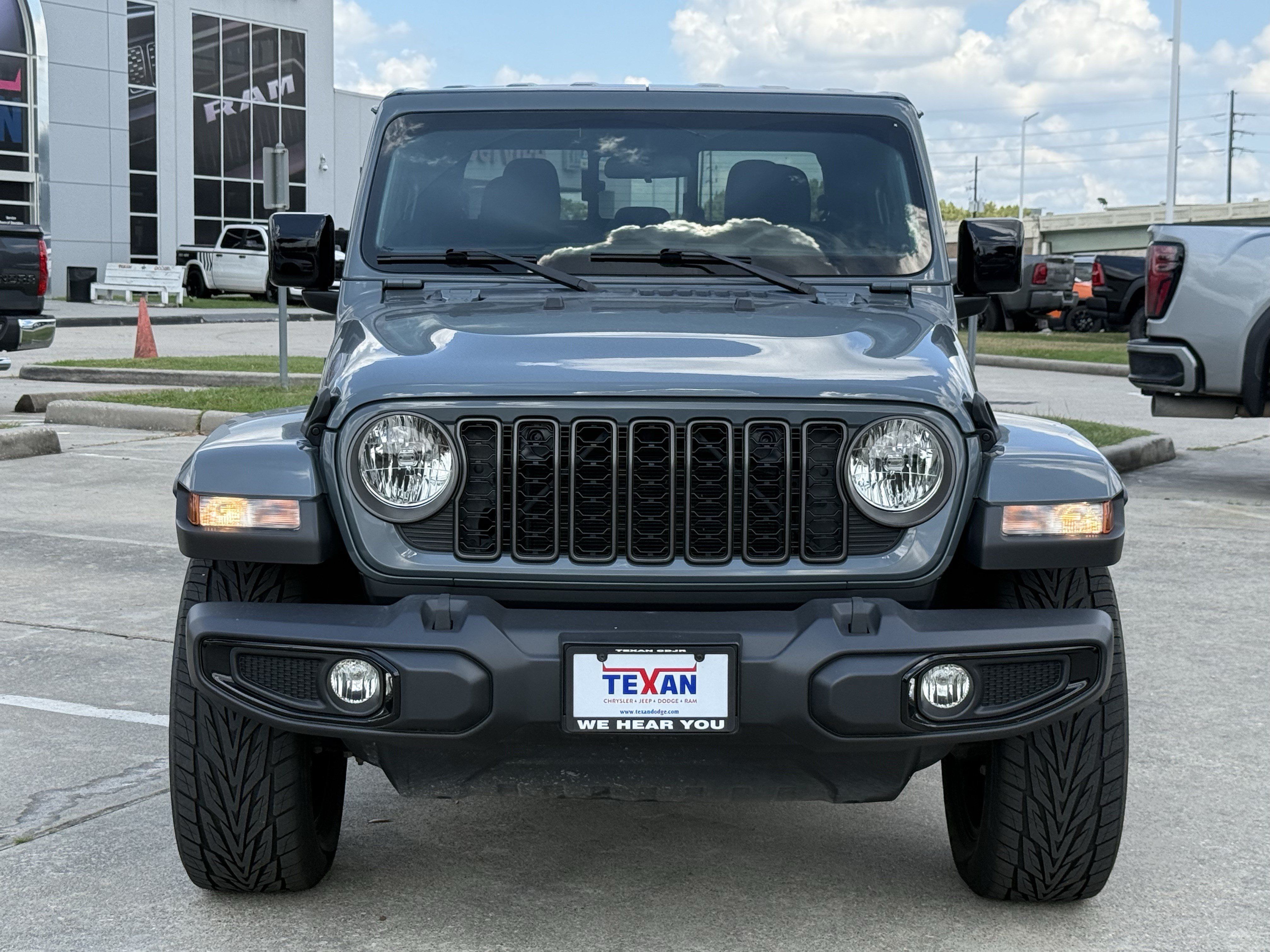 Used 2024 Jeep Gladiator Sport AWD/4WD image 10