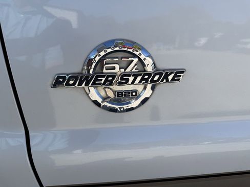 Used 2011 Ford F250 Lariat w/ Lariat Interior Pkg image 9