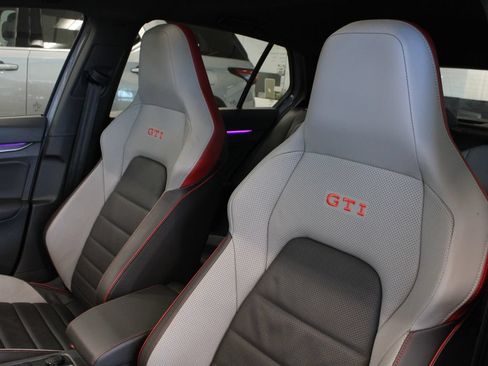 Used 2025 Volkswagen GTI SE FWD image 13