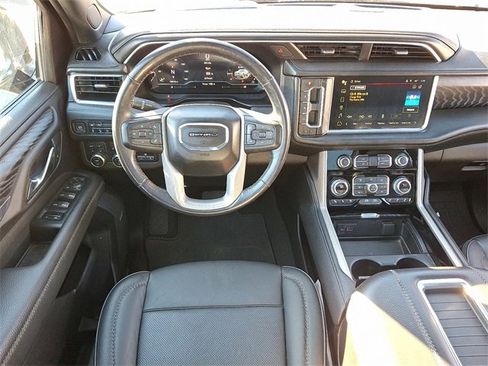 Used 2022 GMC Yukon XL Denali w/ Denali Ultimate Package image 11