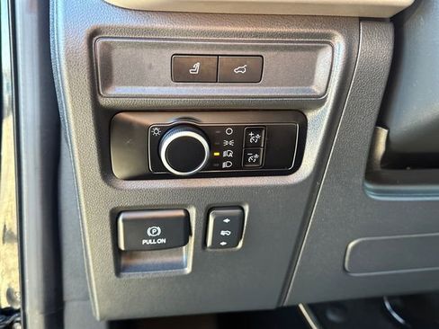 Certified 2024 Ford Expedition XLT image 29