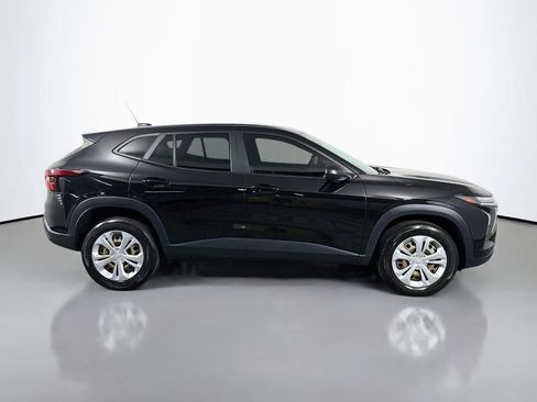 Used 2024 Chevrolet Trax LS FWD image 8