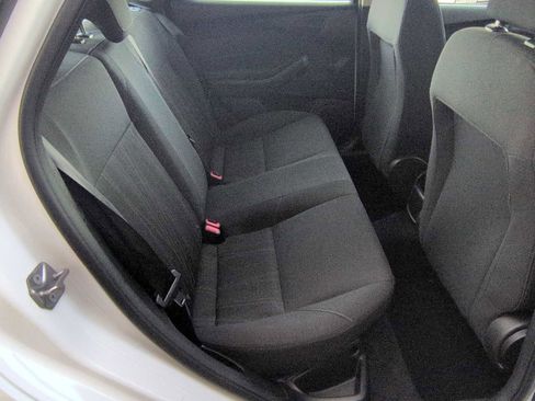 Used 2015 Ford Focus S image 21