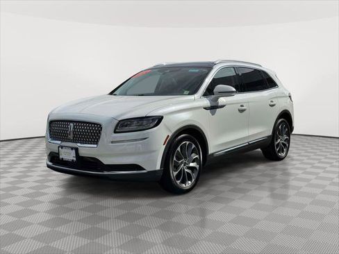 Used 2022 Lincoln Nautilus Reserve AWD/4WD image 3