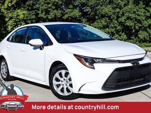 Used 2024 Toyota Corolla LE image 1
